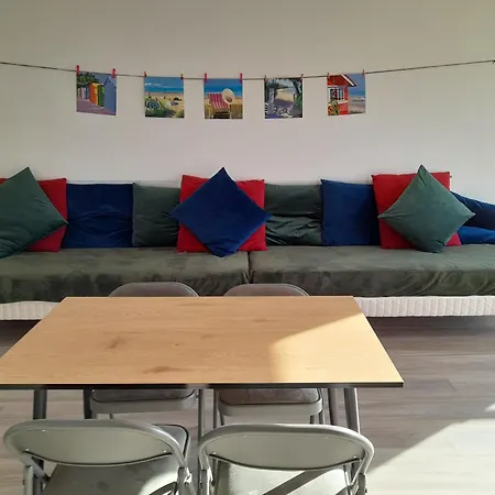 : T2 Calme Avec Balcon, Proche Et Centre, Parking Inclus - Fr-1-319-589 *