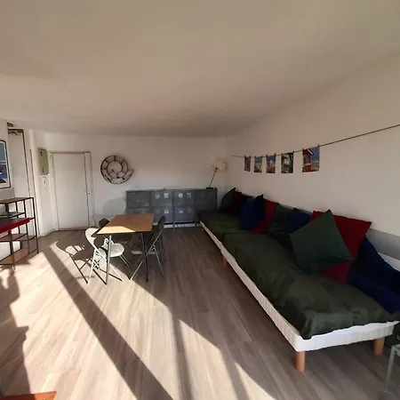 Apartment : T2 Calme Avec Balcon, Proche Et Centre, Parking Inclus - Fr-1-319-589 *