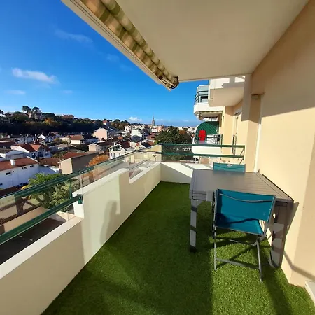 : T2 Calme Avec Balcon, Proche Et Centre, Parking Inclus - Fr-1-319-589